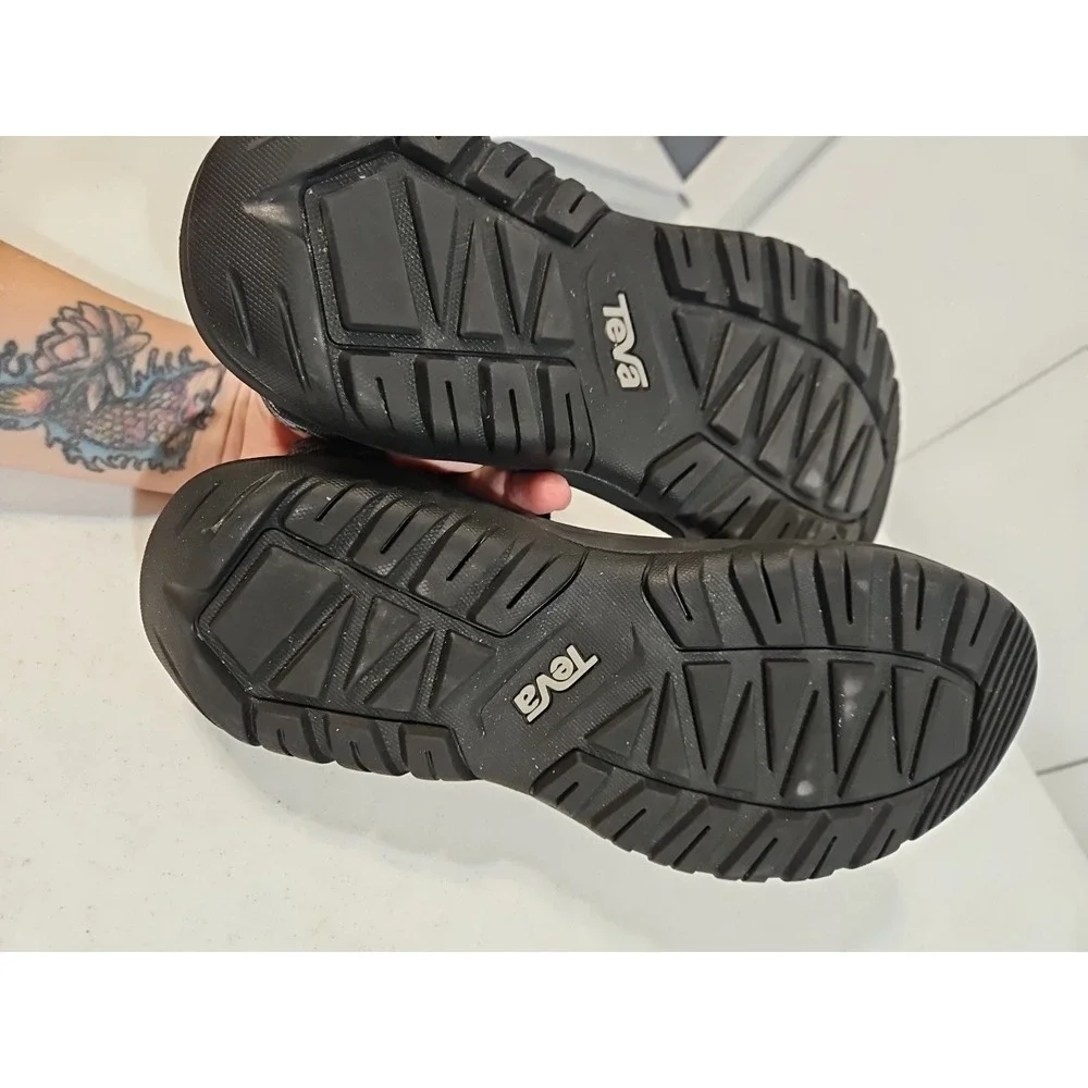 Teva Hurricane Strappy Black/gray Hiking Sandals Ex.‎ Condition (S174